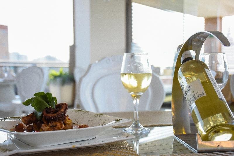 Фото Hotel Catedral Plaza