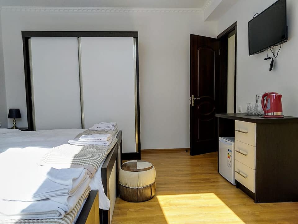 Фото Three Penguins Три Пингвина