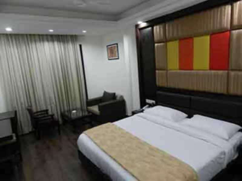 Фото Hotel Golf View Suites