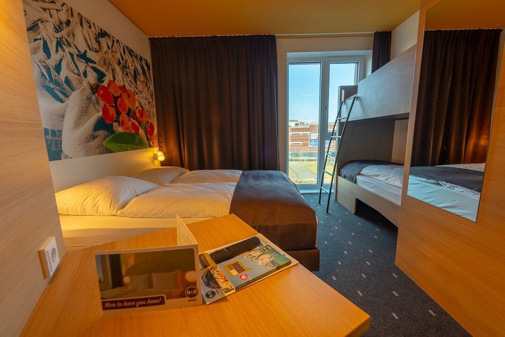 Фото B&b Hotel Bremen-Überseestadt