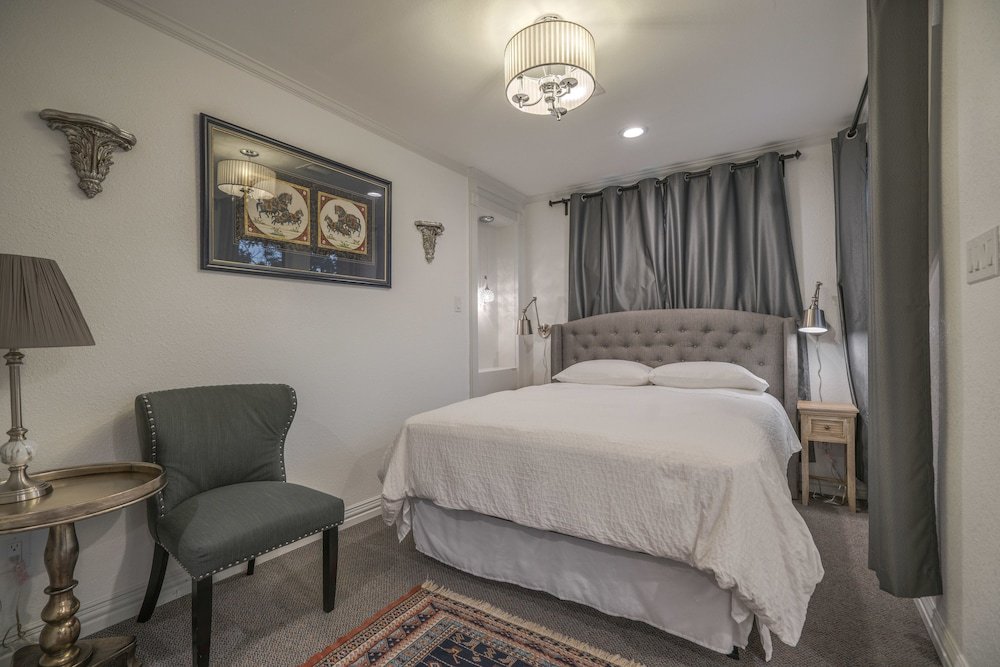 Фото Houston Towers Inn Downtown Museum District Med. Ctr Nrg - Adults Only