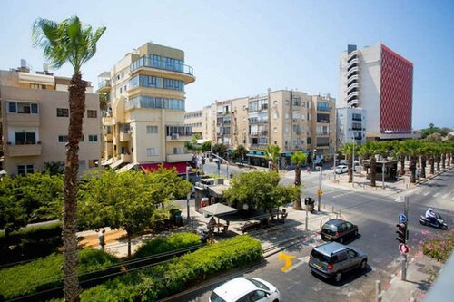 Жильё посуточно דירת יוקרה חמישה כוכבים 2 דקות הליכה מחוף הים в Тель-Авиве