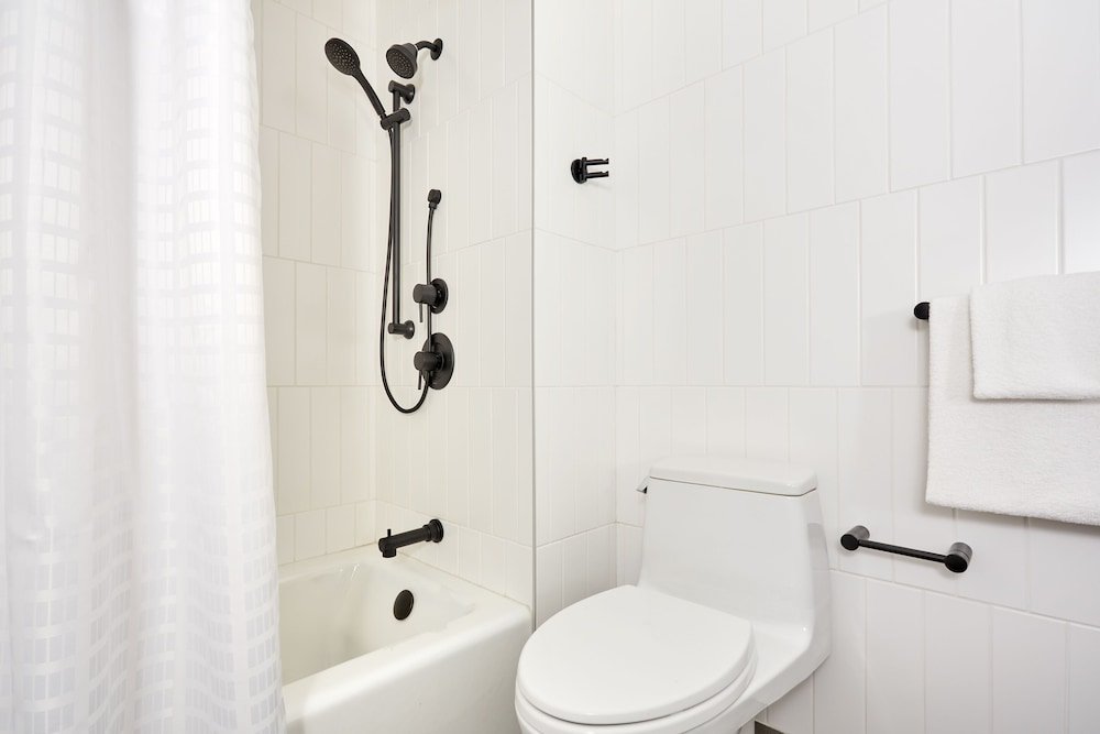 Фото Sonder by Marriott Bonvoy Revival Apartments English Bay