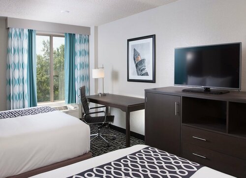 Гостиница La Quinta Inn & Suites by Wyndham Atlanta Airport North