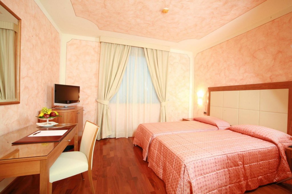 Фото Grand Hotel del Parco - Bergamo Airport