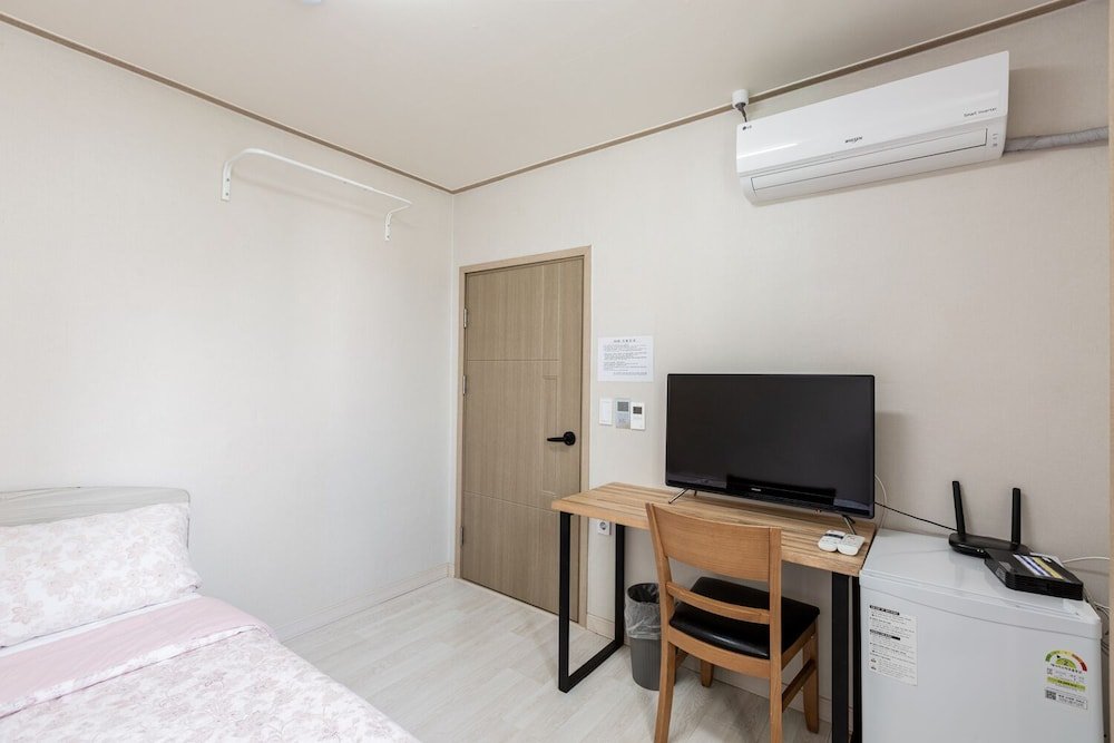 Фото Gongju Einhaus Guesthouse 2