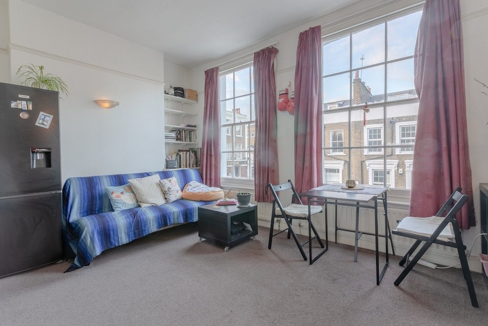 Фото Lovely Victorian Flat for 6 in Stoke Newington