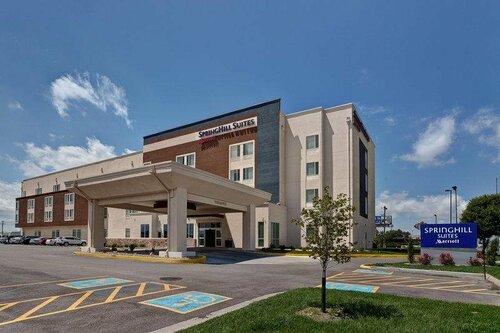 Гостиница Springhill Suites Wichita Airport в Уичите