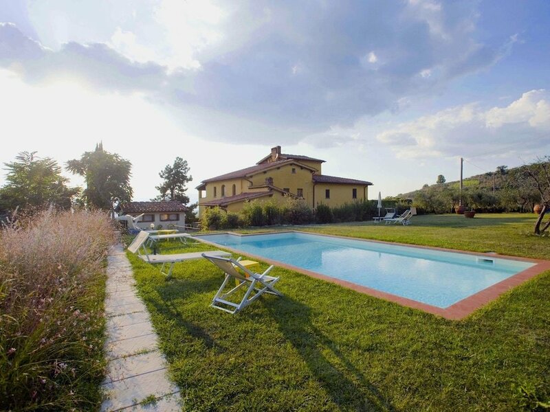 Гостиница Charming Holiday Home in Tuscany With Swimming Pool