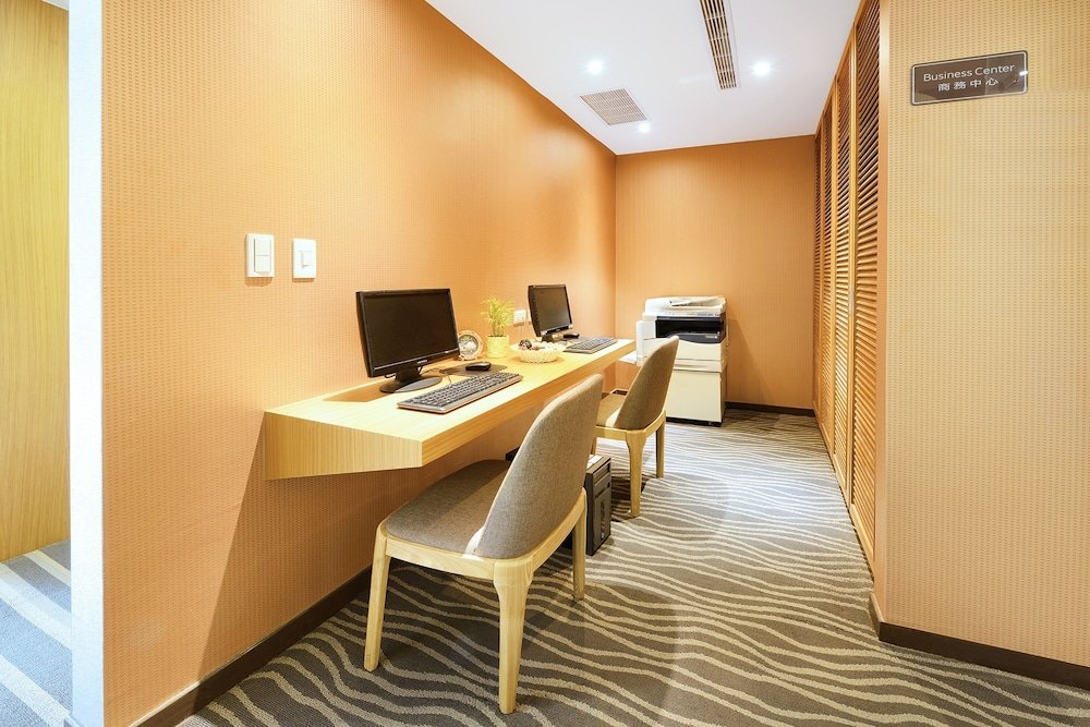 Фото Green Garden Apartments A