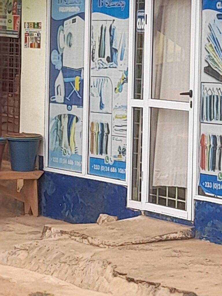 Laundry B's laundry, Earth, photo