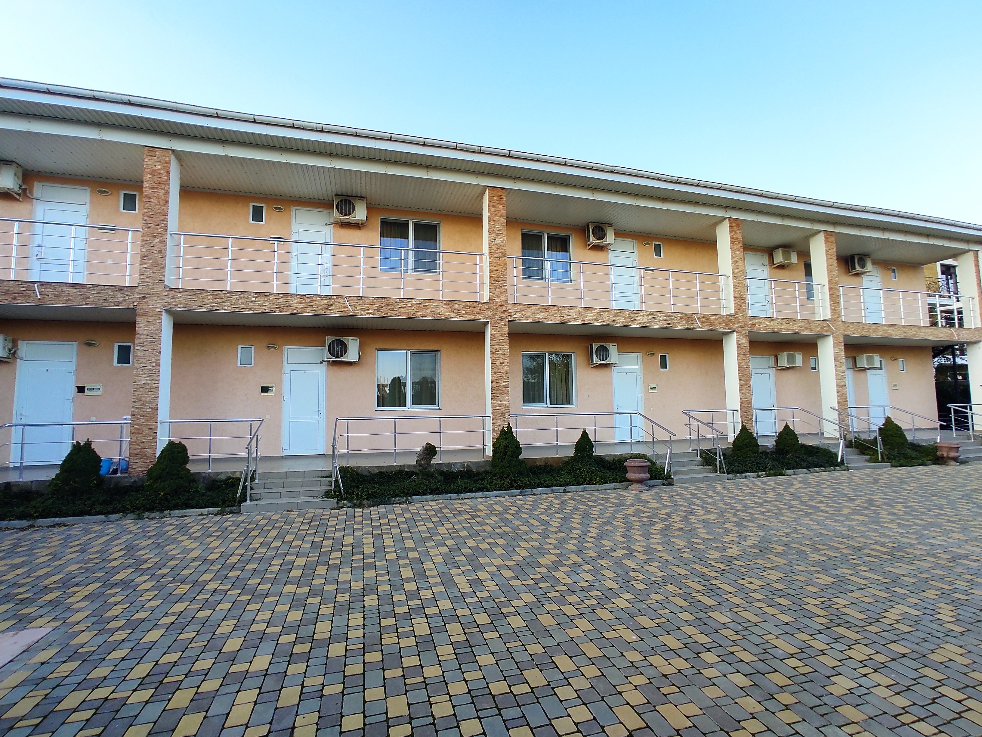 Фото отеля 2