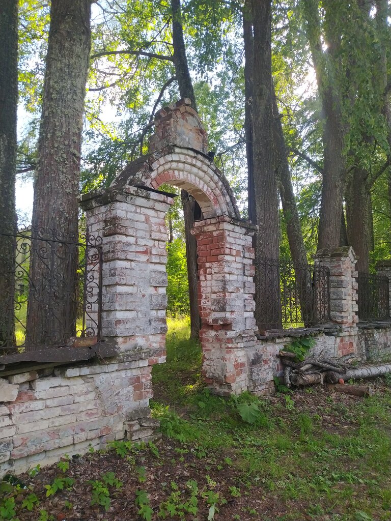 Iglesia ortodoxa Tserkov Pokrova Presvyatoy Bogoroditsy V Georgiyevskom, , foto