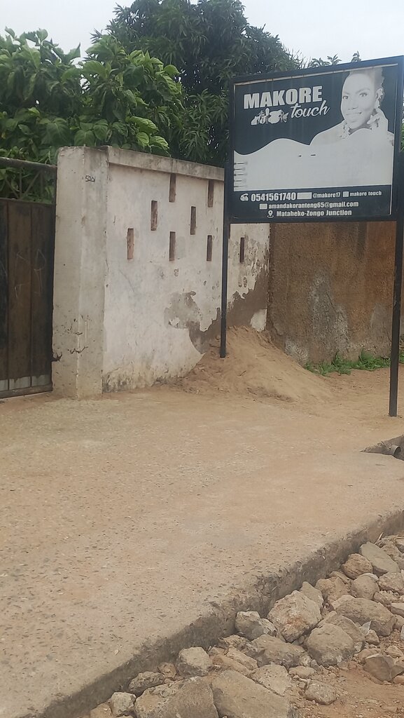 Beauty salon Makore Touch, Accra, photo