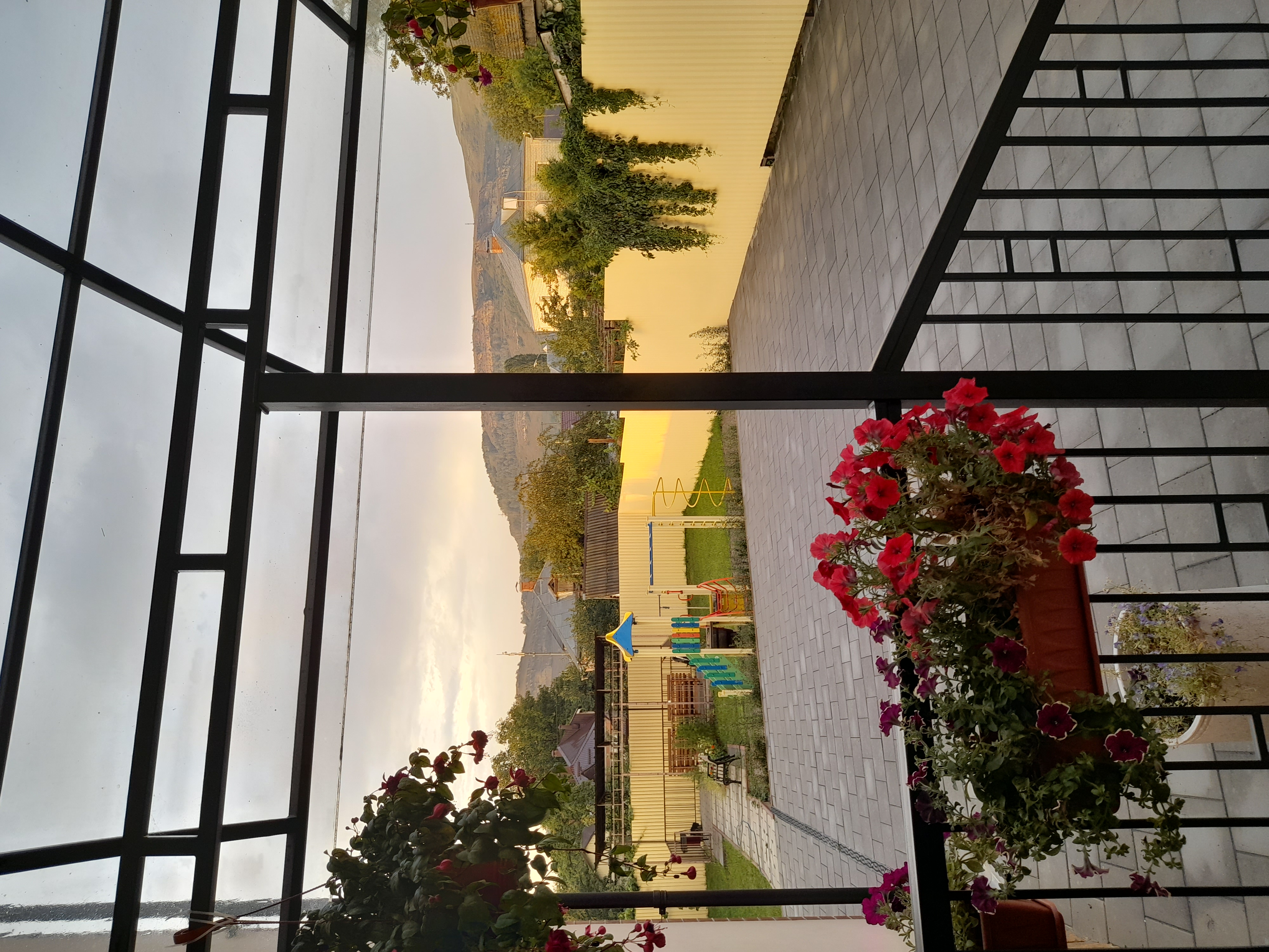 Фото Атмосфера