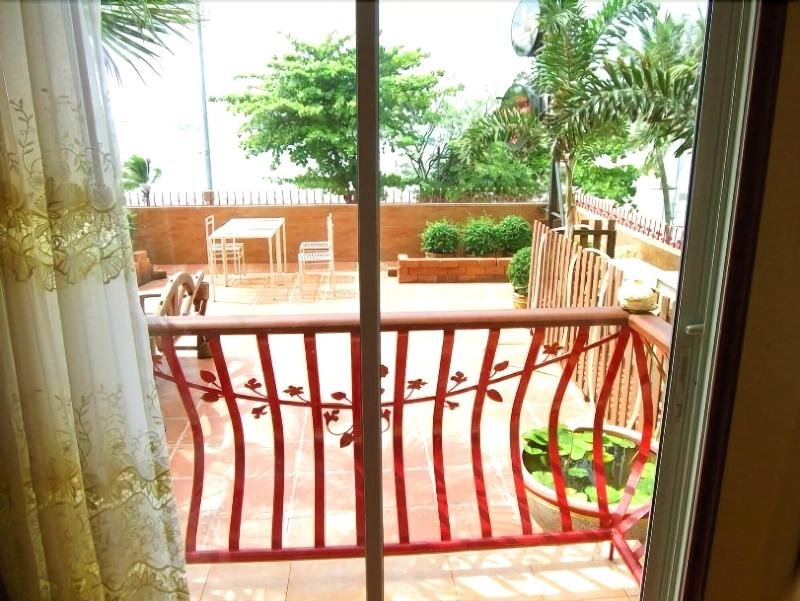 Фото The Red Balcony Inn