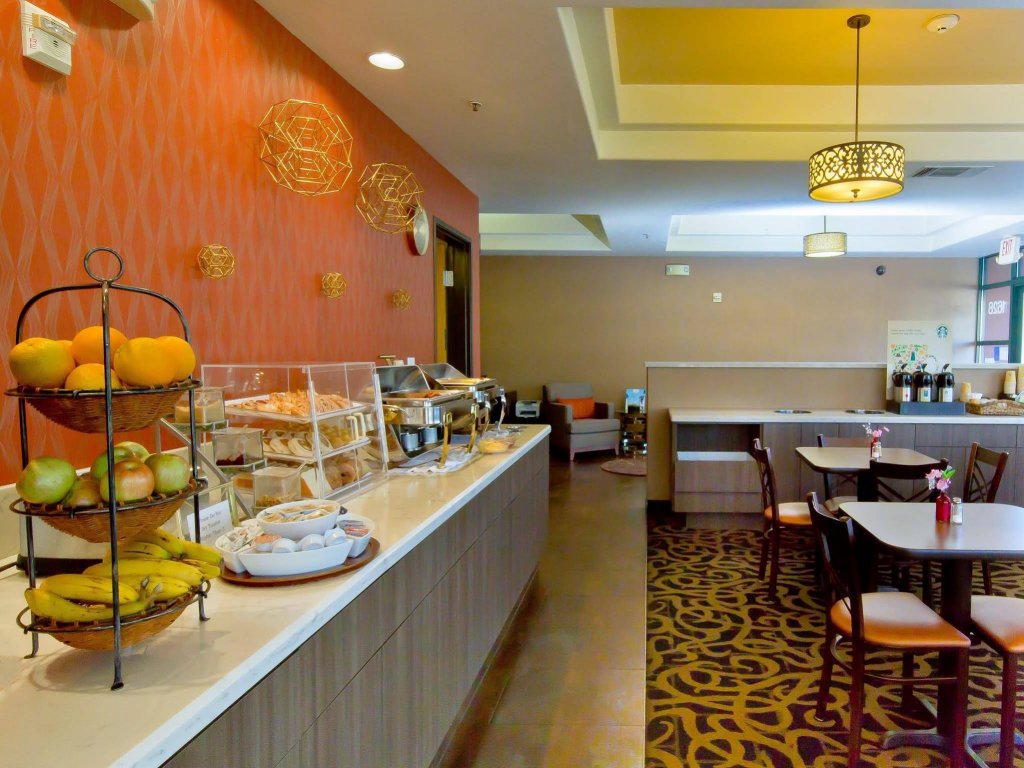 Фото Hawthorn Suites by Wyndham Oakland/Alameda