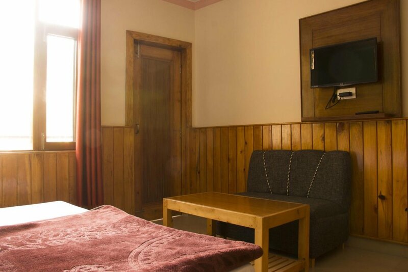 Гостиница Hotel Hill Town в Дхарамсале