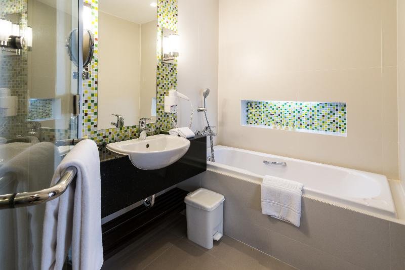 Фото Novotel Living Bangkok Sukhumvit Legacy