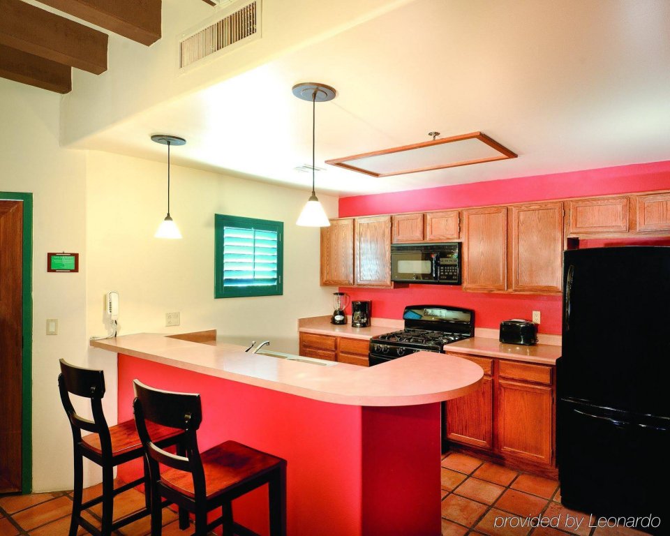 Фото Starr Pass Golf Suites