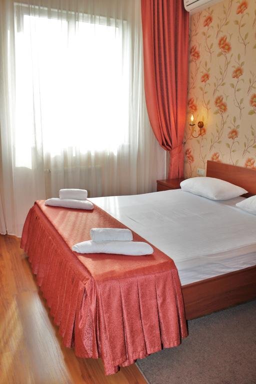 Фото Лэнсис