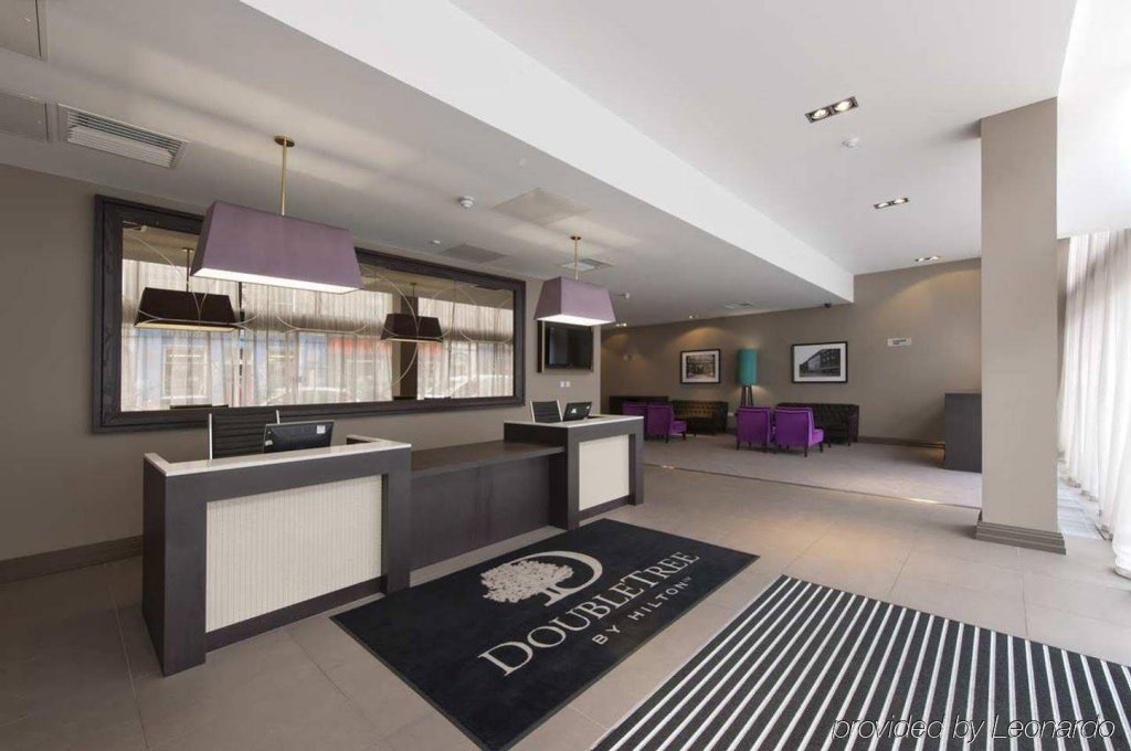 Фото DoubleTree by Hilton Edinburgh City Centre