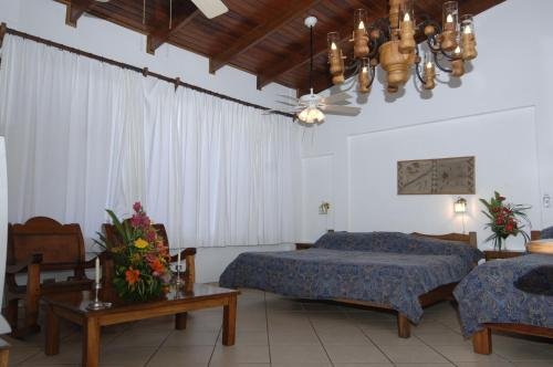 Фото Costa Verde Inn