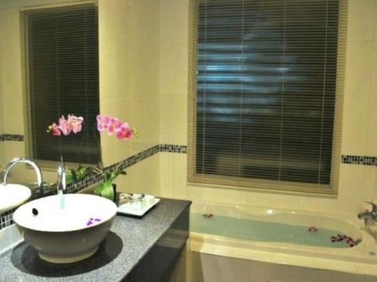 Фото Boonjumnong Modern Apartment