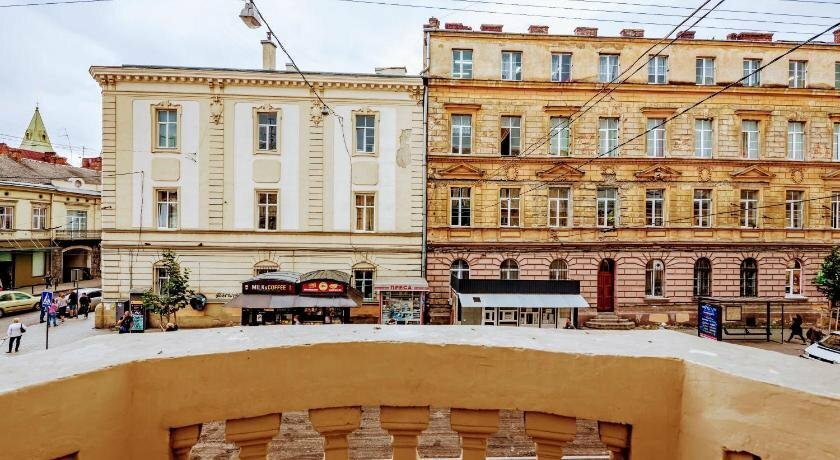 سكن للإيجار اليومي Family apartments in Lviv center with balcony ، لفيف، صورة