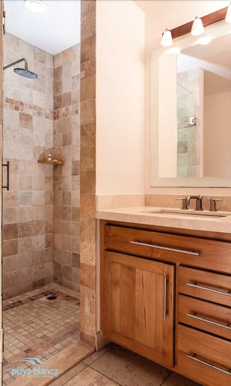 Фото 1 Playa Blanca 1207 - 1 Br condo by RedAwning