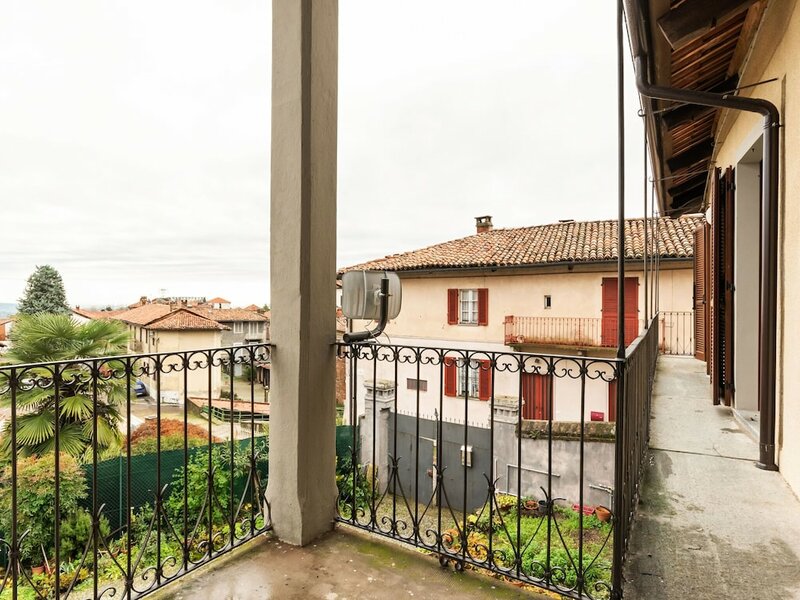 Жильё посуточно Striking Holiday Home in Albugnano With Terrace
