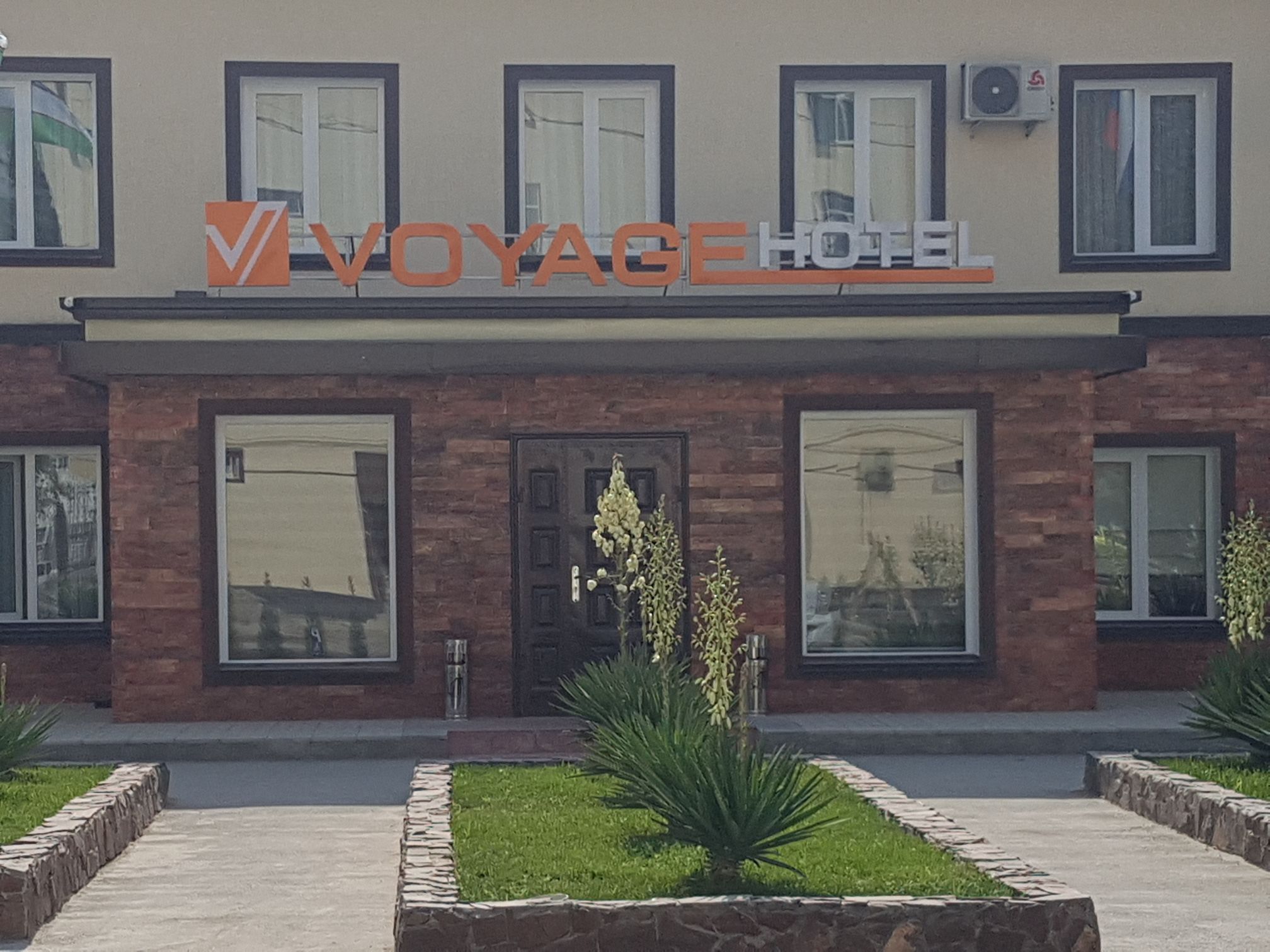 Фото отеля 1