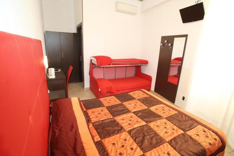 Фото Sakura Inn Sanremo