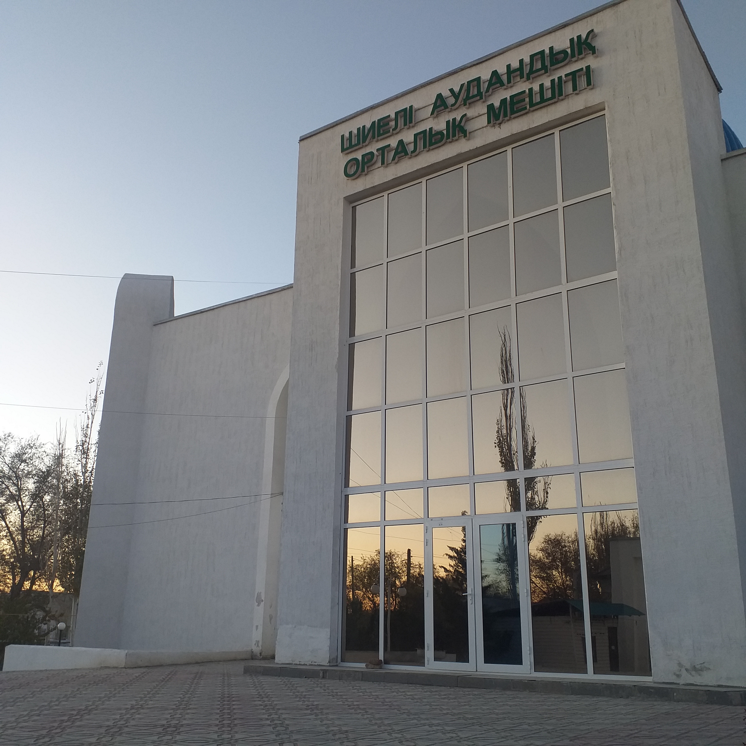 Интернетте ақша үшін ормандағы буланған секс көру