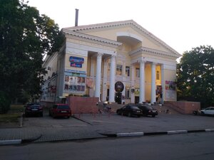 Кинотеатр Украина (Советская ул., 11, Керчь), кинотеатр в Керчи