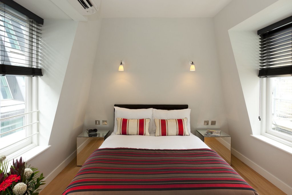 Фото Red Lion Court by City2Stay