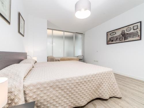 Фото Apartamentos Travel Habitat Ayuntamiento