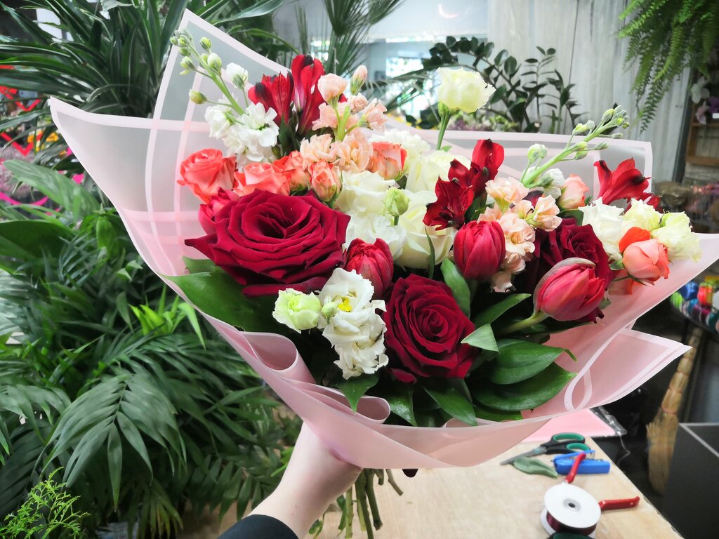 Цветомания, доставка цветов и букетов, ул. Белинского, 9, Санкт ...