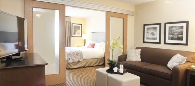 Фото Pomeroy Inn & Suites at Olds