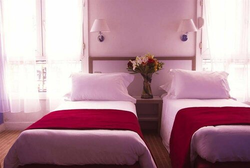 Внешний вид отеля Atypik Hôtel в Клишах, фото 5