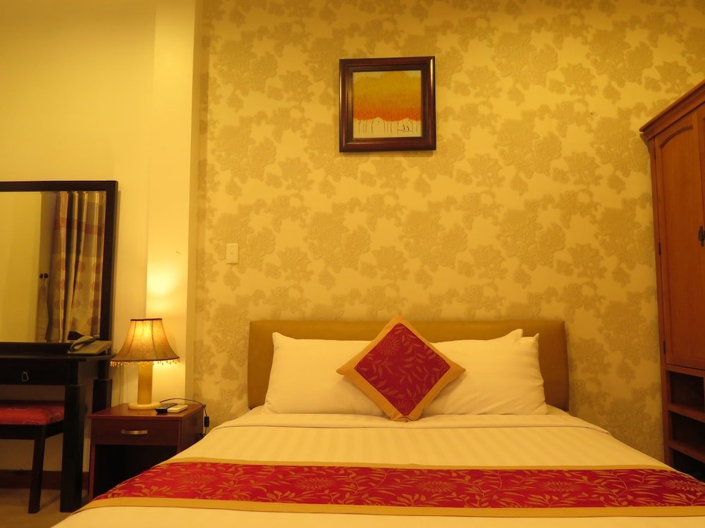 Фото Sunflowers Hotel