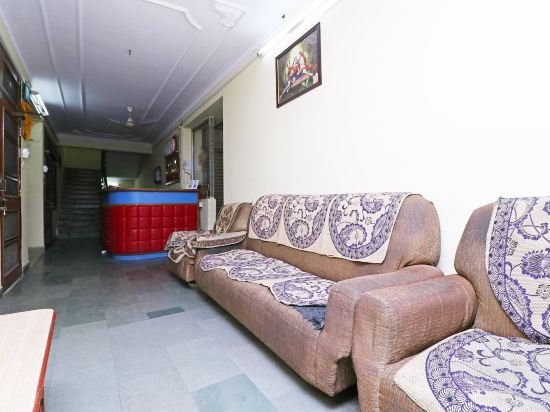 Фото Oyo 12775 Bharat Plaza