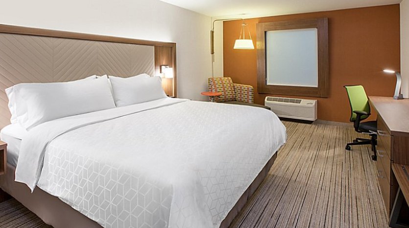 Фото Holiday Inn Express & Suites Aurora, an Ihg Hotel