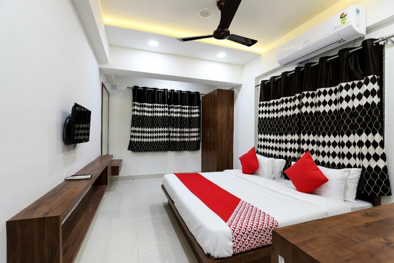 Гостиница Oyo 45011 Sumukh Hotel в Джамнагаре