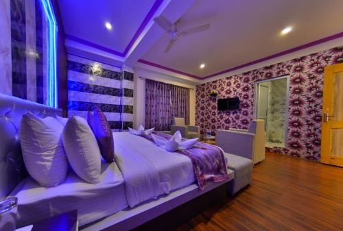 Фото The Residency Hotel