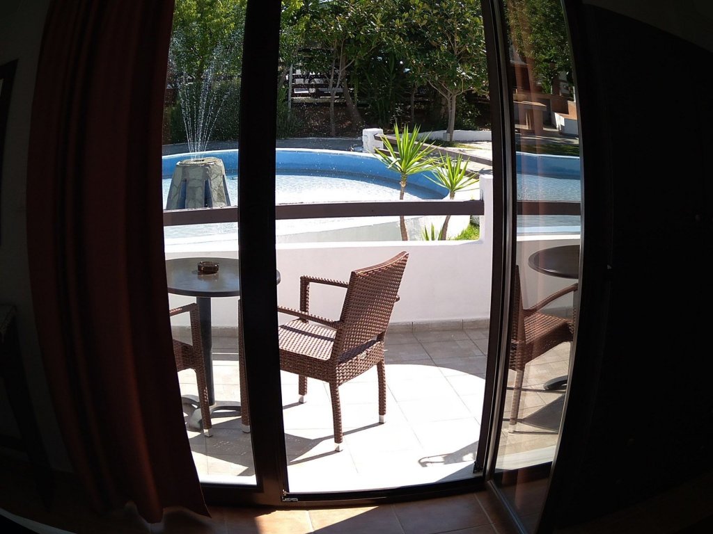 Фото Skiathos Petite Apartments