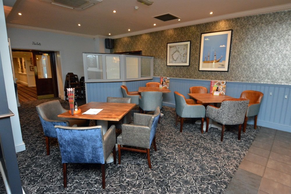 Фото Farmhouse Innlodge by Greene King Inns