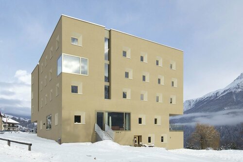 Хостел Youth Hostel Scuol в Скуоли