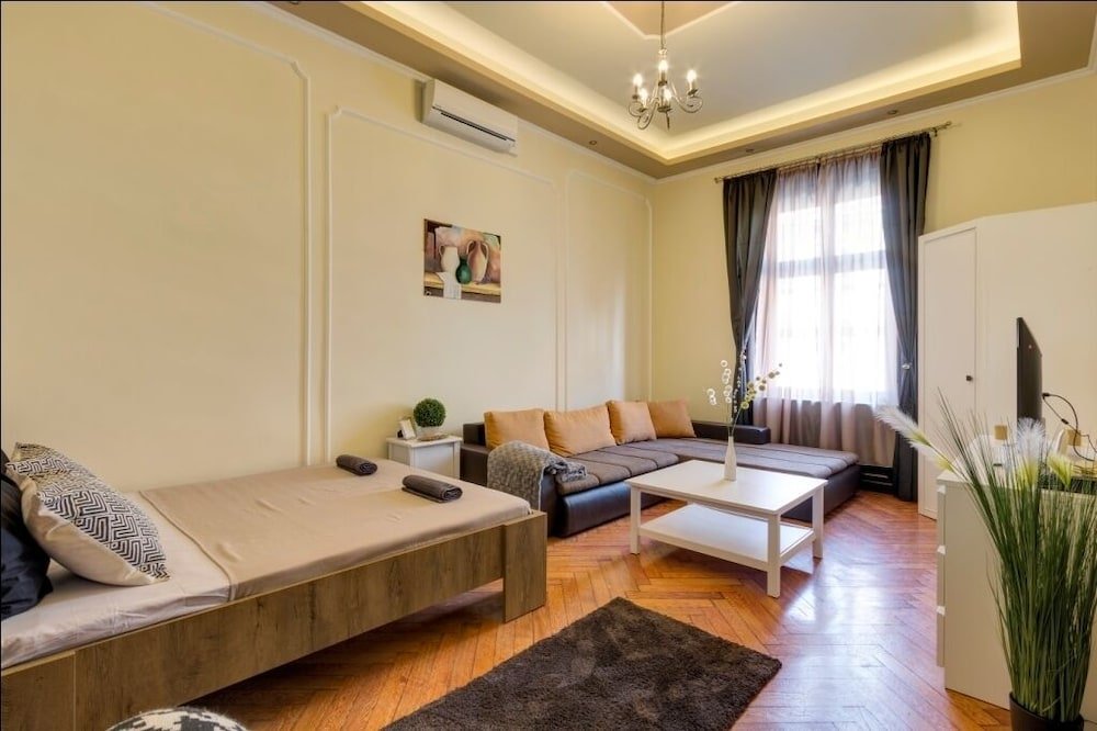 Фото Апартаменты Real Andrassy