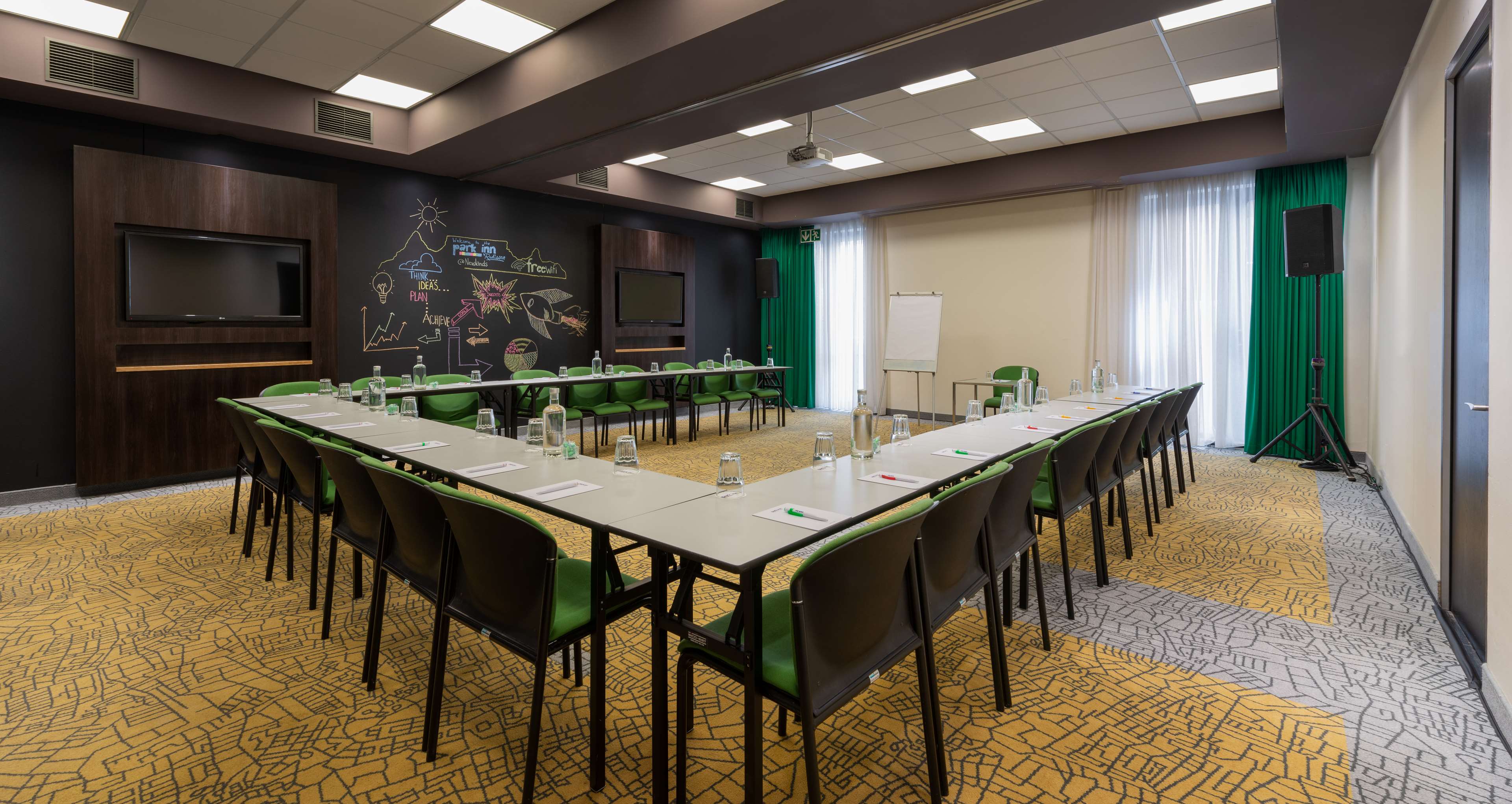 Фото Park Inn by Radisson Cape Town Newlands